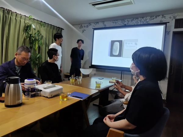 沼津での対話型鑑賞ワークショップの様子