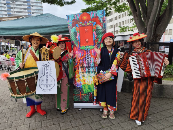 記憶異世界芸術祭をJR大津駅前で開催