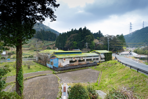 拠点となる旧茶工場